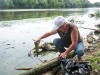 Коломенцы очистили от мусора берег Москвы-реки вблизи сквера «Блюдечко»