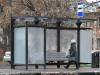 Вандалы продолжают бить стекла на остановках в Коломне
