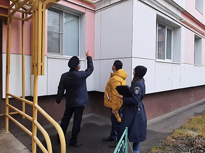 Жители дома в Коломне пожаловались на протечку балкона