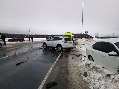 10 человек попали в аварию на Озерском шоссе
