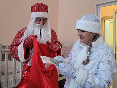 Дед Мороз навестил маленьких пациентов Коломенской больницы