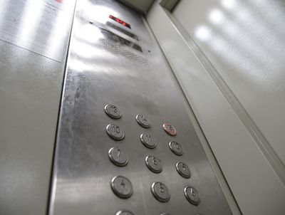 В шести коломенских домах старые лифты заменят на новые