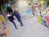 Пьяные хулиганы набросились на охранников в магазине в Коломне