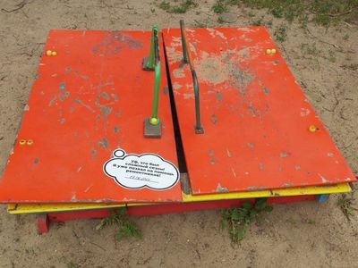Песочницы и карусели на детских площадках в Коломне ждут ремонта