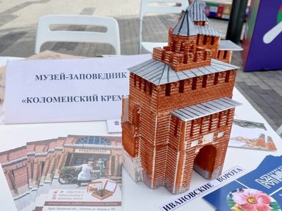 На площадке Музея «Коломенский кремль» на ВДНХ гостям предложили найти зуб мамонта