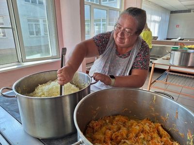 Кабачковую икру, приготовленную в коломенской школе, отправили на фронт