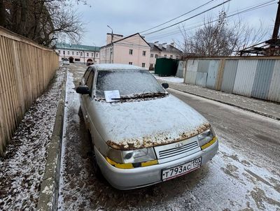 Владельца брошенного ВАЗа ищут в Коломне